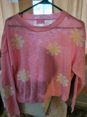 Pink Lily Pink Crewneck Sweater with Cream & Yellow Daisy Motif